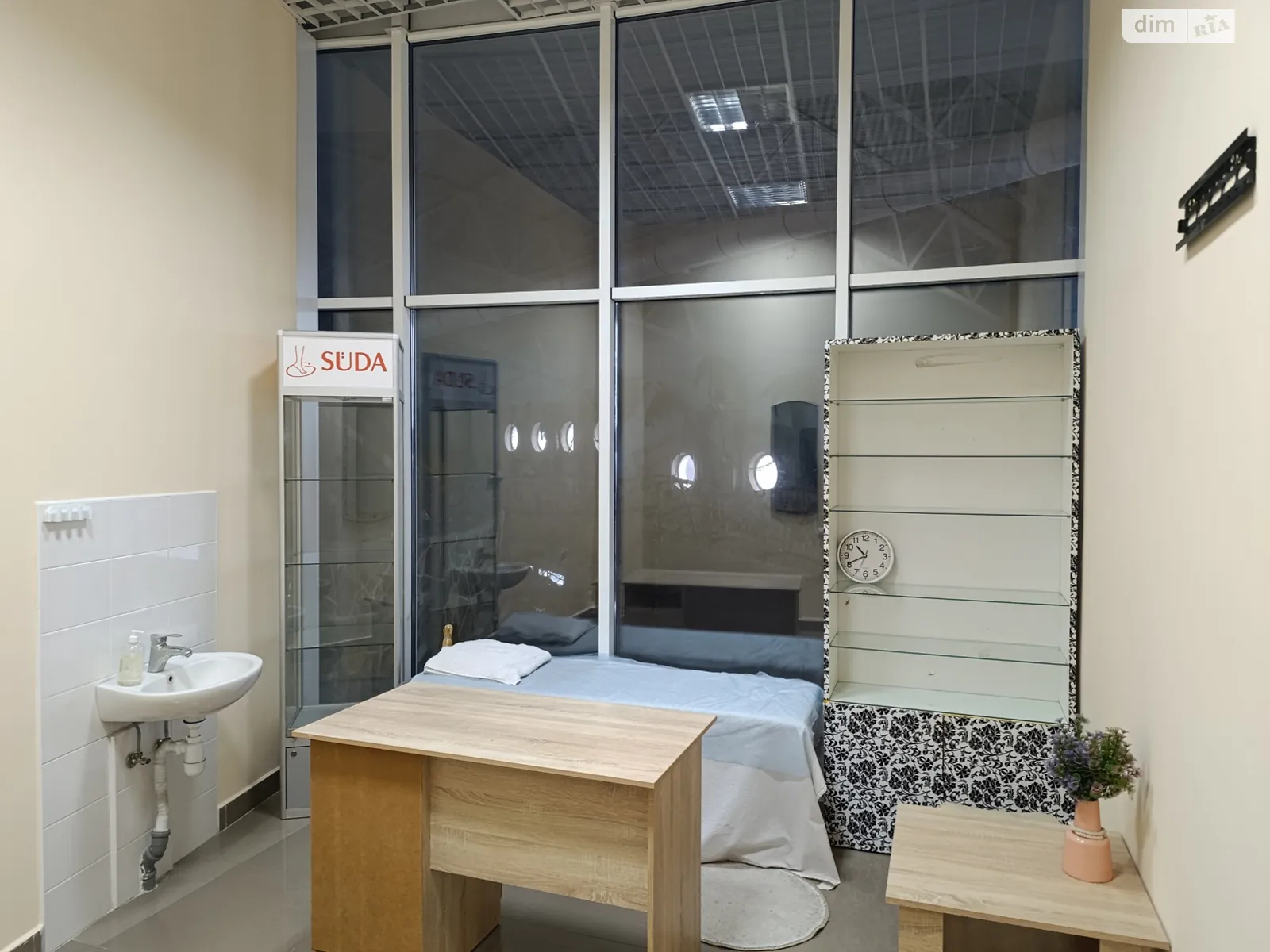 Здається в оренду приміщення вільного призначення 14 кв. м в 4-поверховій будівлі, цена: 3500 грн - фото 1