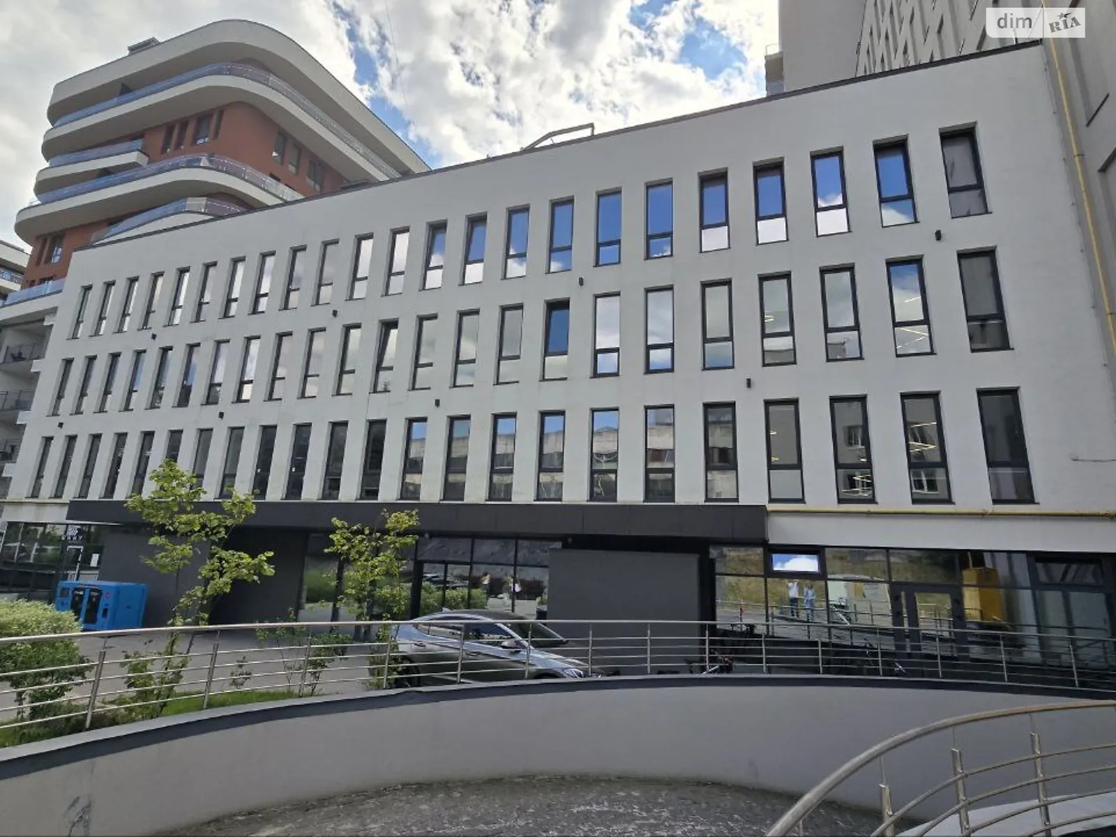 Здається в оренду офіс 100 кв. м в бізнес-центрі, цена: 800 $ - фото 1