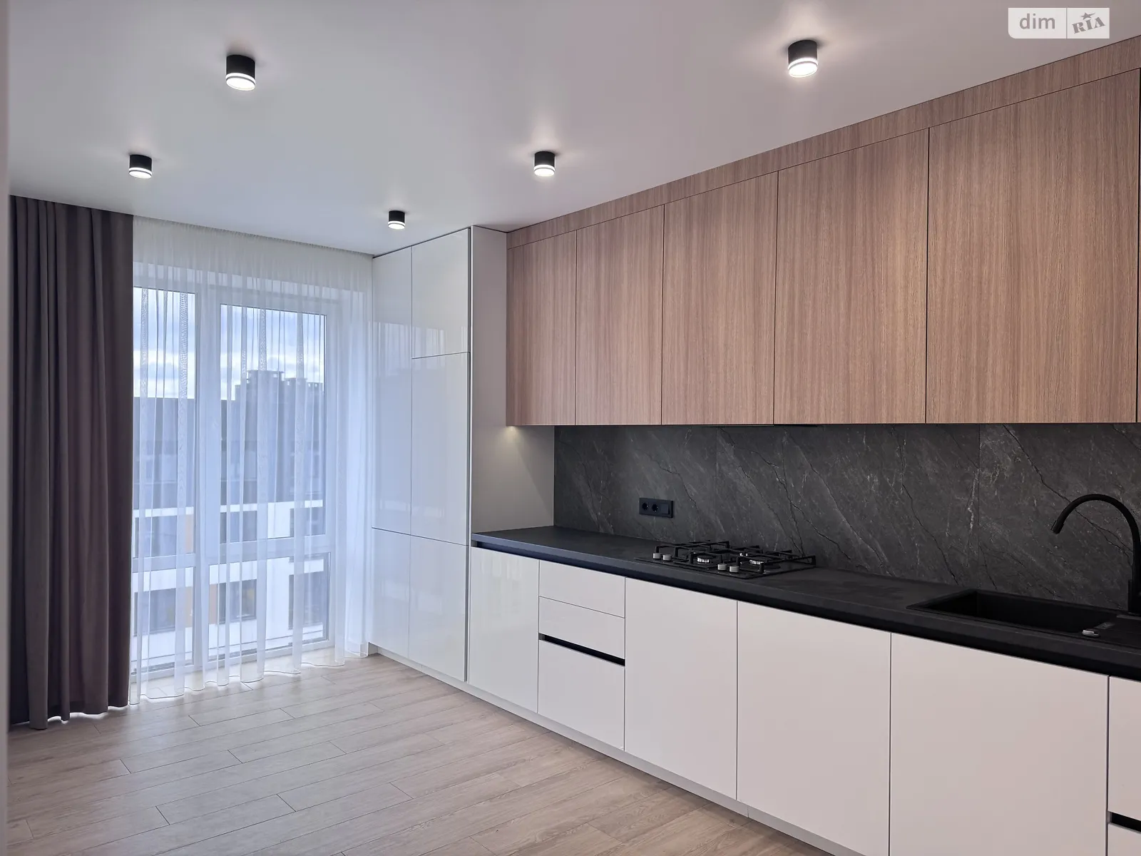 Продается 2-комнатная квартира 58.6 кв. м в Ровно, ул. Николая Боголюбова, 1 - фото 1