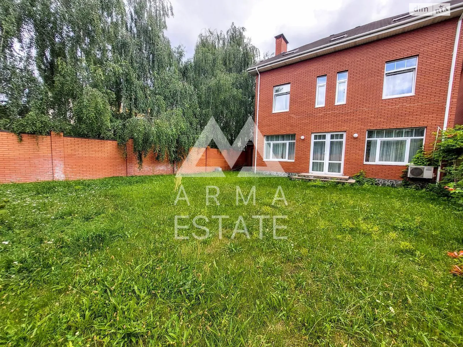 Продається будинок 3 поверховий 290 кв. м с басейном, цена: 320000 $ - фото 1