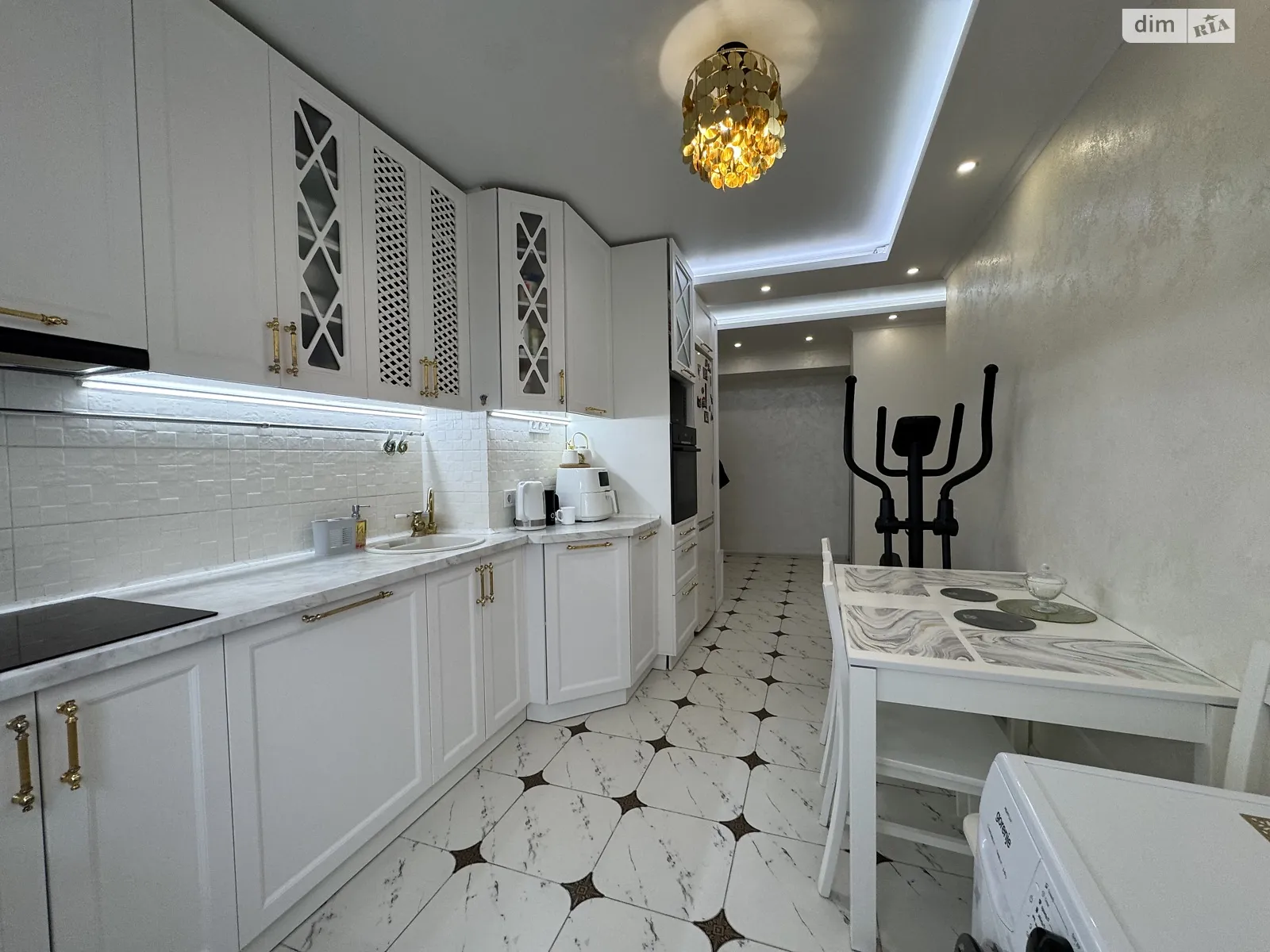 Продается 1-комнатная квартира 43 кв. м в Ровно, ул. Соборная - фото 1