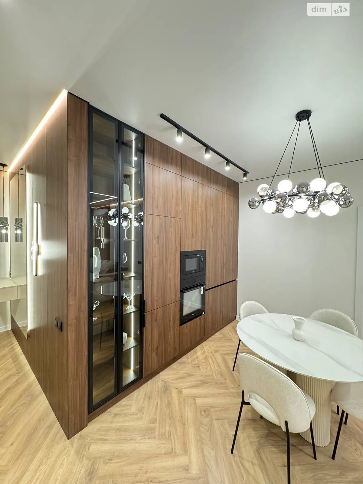 Продается 2-комнатная квартира 60.6 кв. м в Одессе, ул. Краснова, 1Б - фото 1