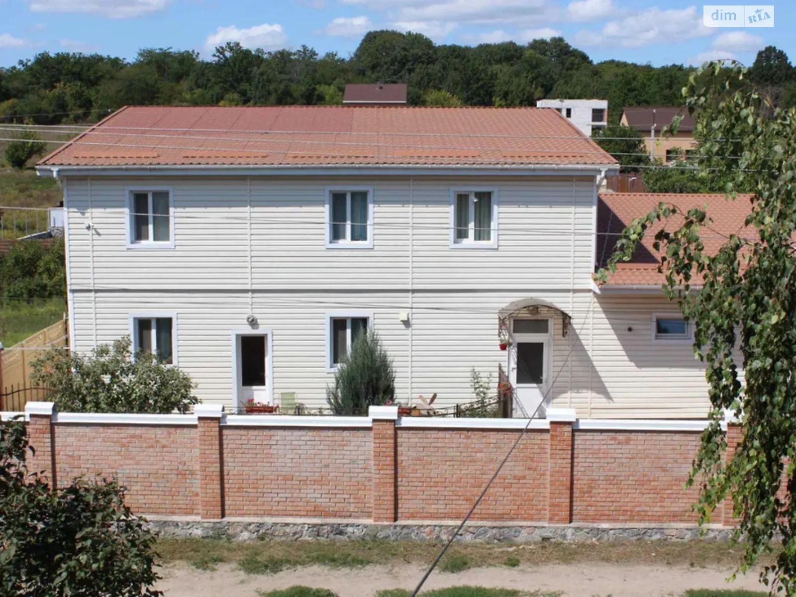 Продается дом на 2 этажа 358 кв. м с садом, цена: 145000 $ - фото 1