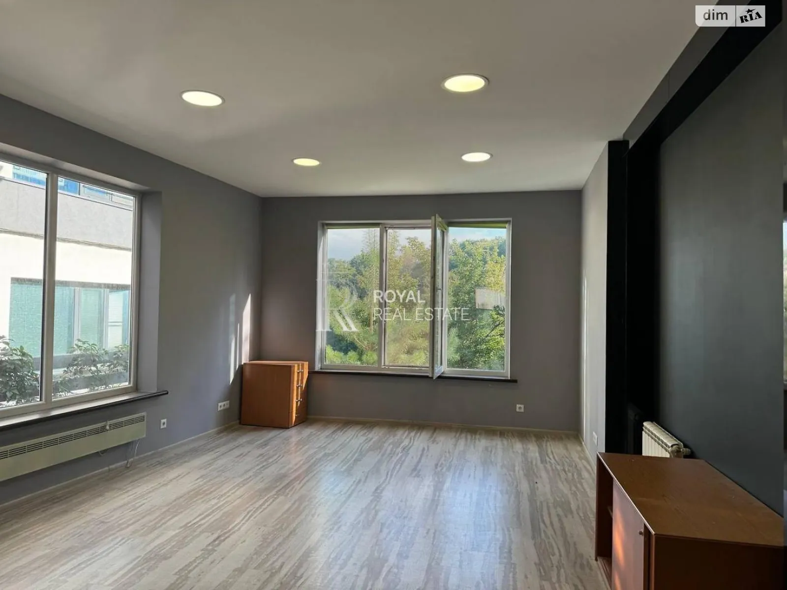 Сдается в аренду офис 620 кв. м в бизнес-центре, цена: 8000 $ - фото 1