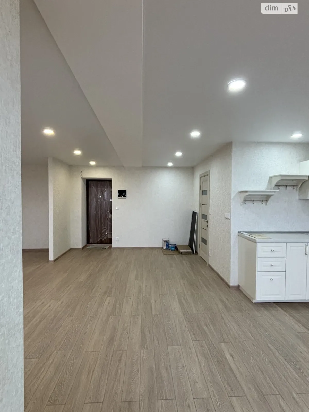 Продається 1-кімнатна квартира 40 кв. м у Чорноморську, вул. Парусна, 1О - фото 1