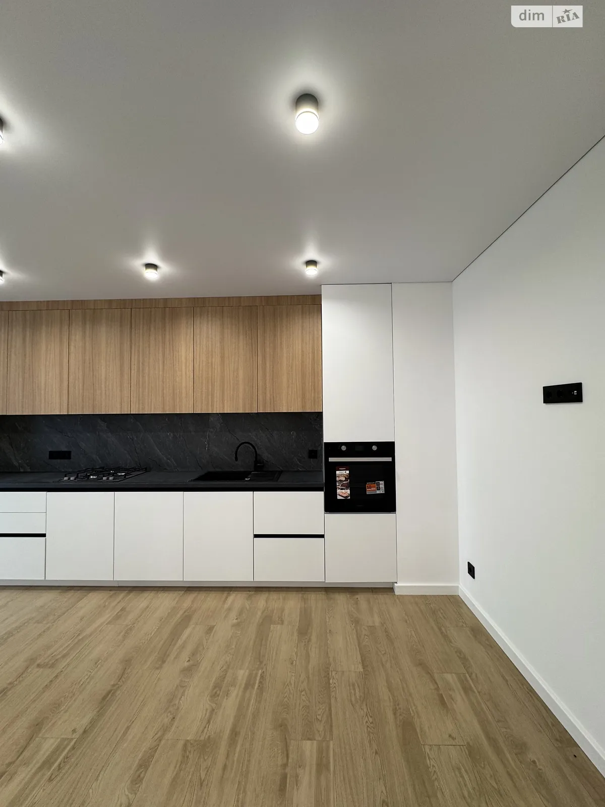 Продается 2-комнатная квартира 58.6 кв. м в Ровно, ул. Николая Боголюбова, 1 - фото 1