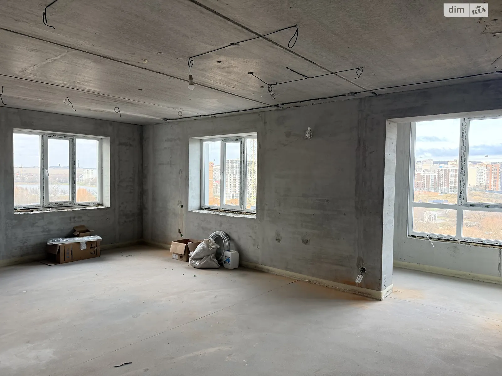 Продается 3-комнатная квартира 122 кв. м в Хмельницком, ул. Озерная, 14 - фото 1