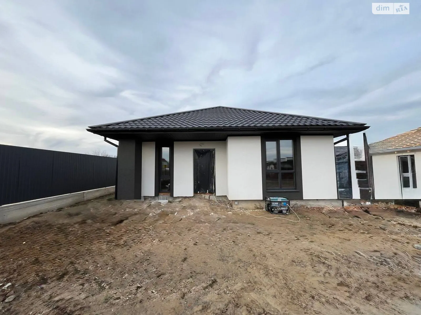 Продается одноэтажный дом 92 кв. м с террасой, цена: 88000 $ - фото 1