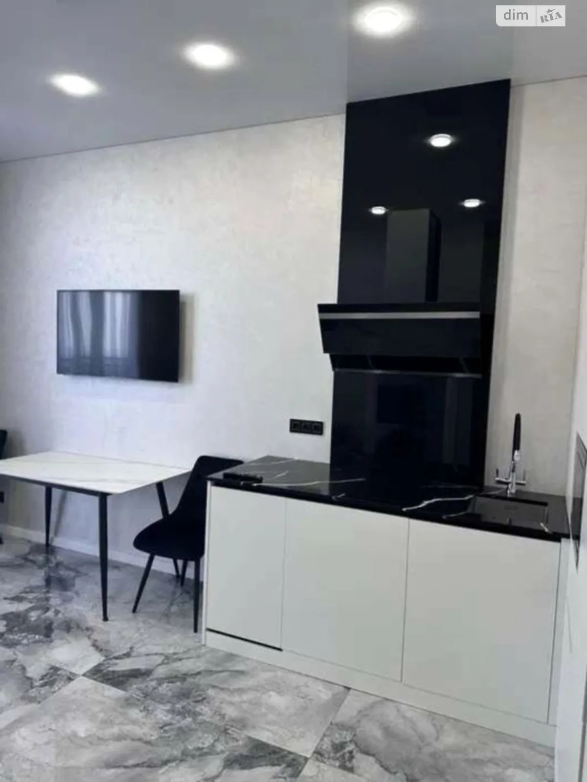 Сдается в аренду 1-комнатная квартира 48 кв. м в Одессе, ул. Академика Филатова, 2 корпус 2 - фото 1