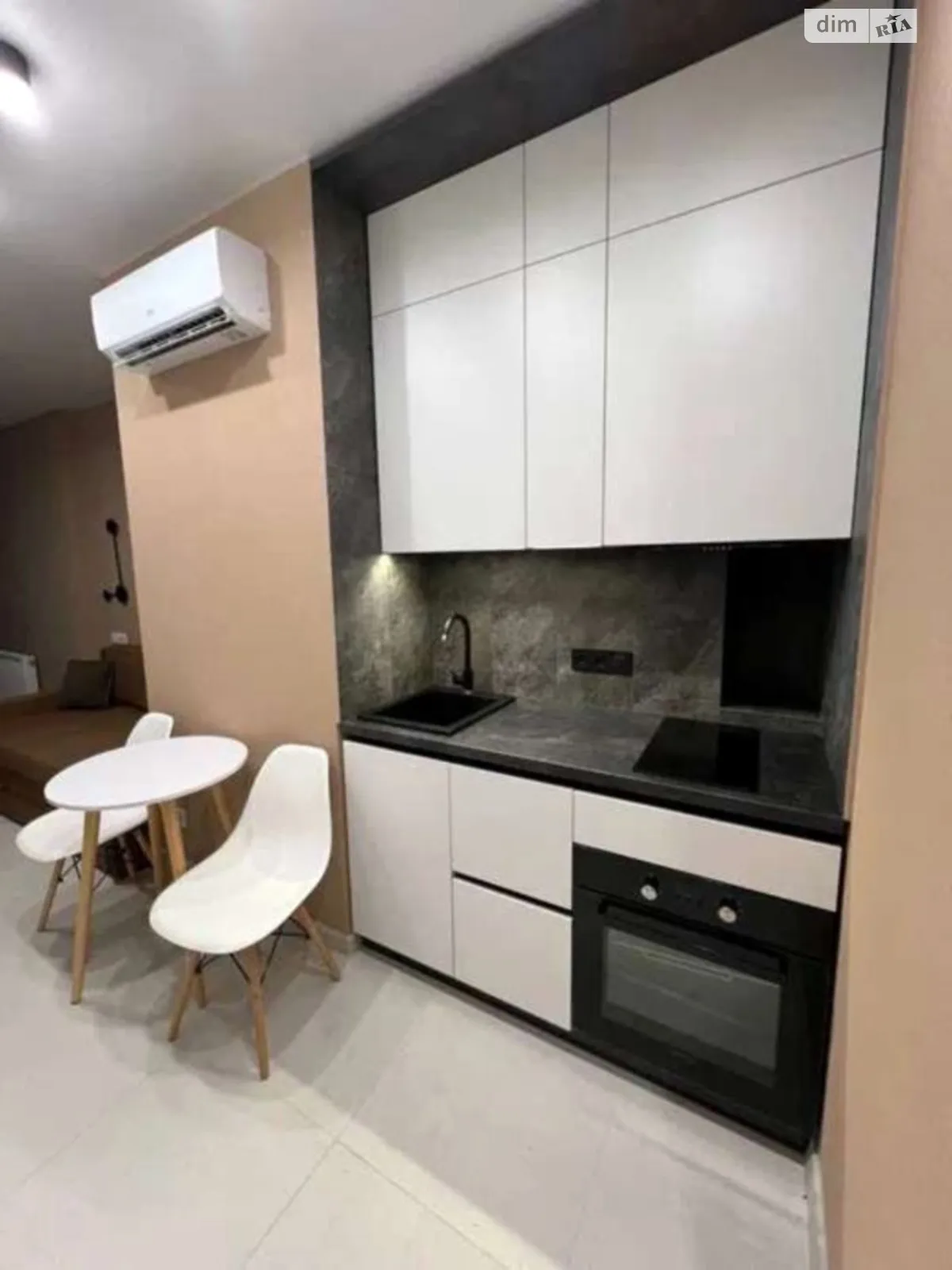 Сдается в аренду 1-комнатная квартира 43 кв. м в Одессе, Фонтанская дор., 25Ж - фото 1