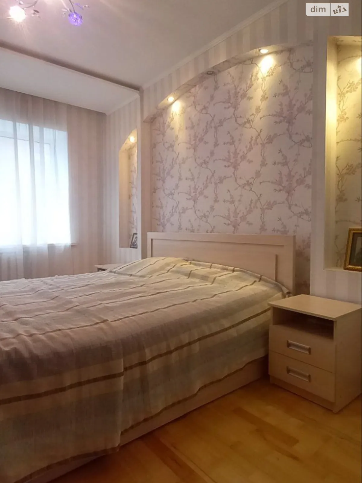 Продается 2-комнатная квартира 60 кв. м в Полтаве, ул. Соборности(Октябрьская) - фото 1