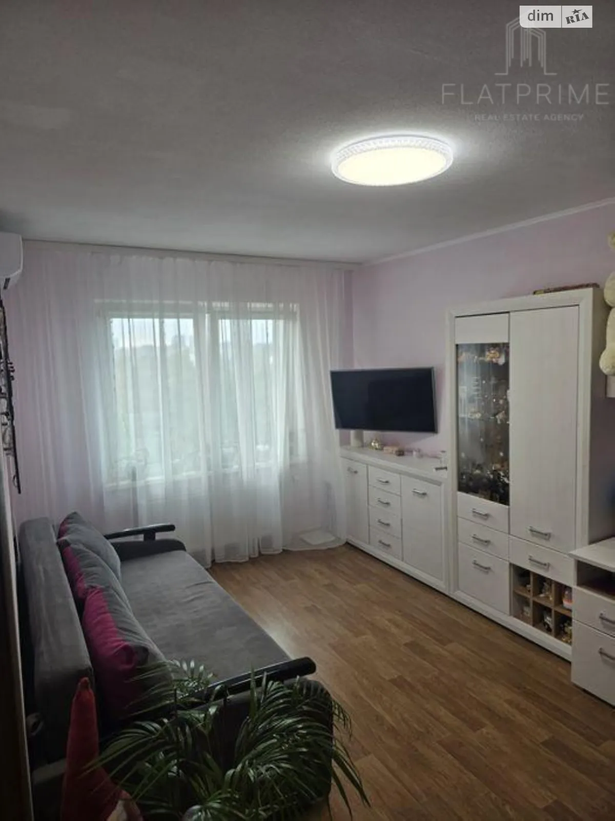 Продается 1-комнатная квартира 36 кв. м в Киеве, просп. Академика Глушкова - фото 1