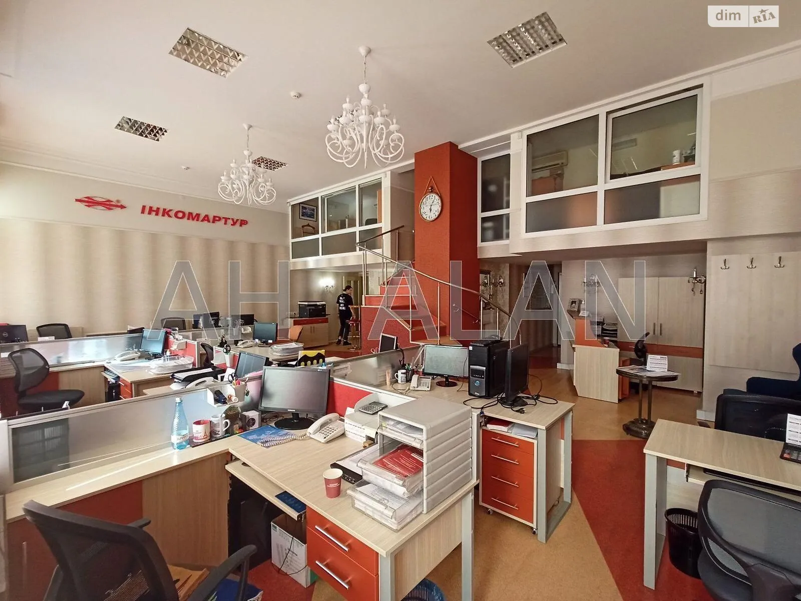 Сдается в аренду офис 100 кв. м в бизнес-центре, цена: 1100 $ - фото 1