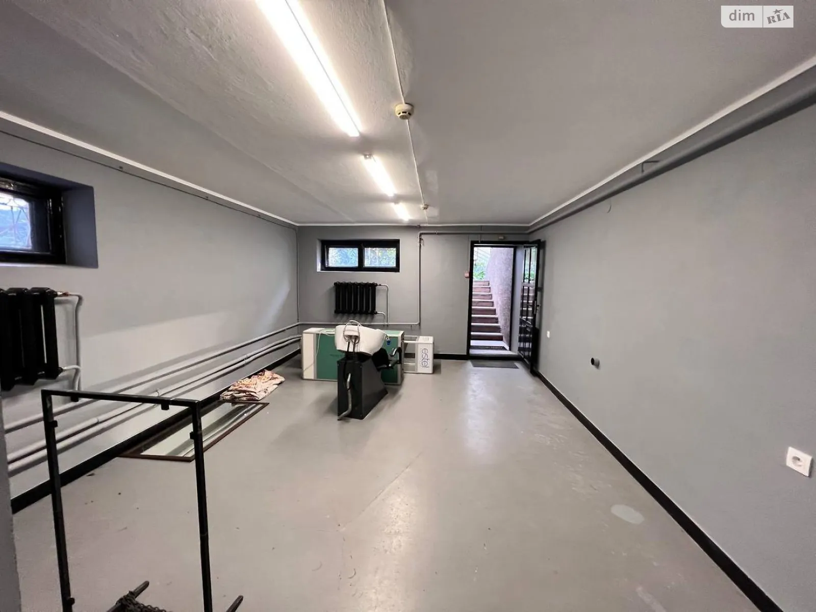 Сдается в аренду помещения свободного назначения 92 кв. м в 3-этажном здании, цена: 11000 грн - фото 1