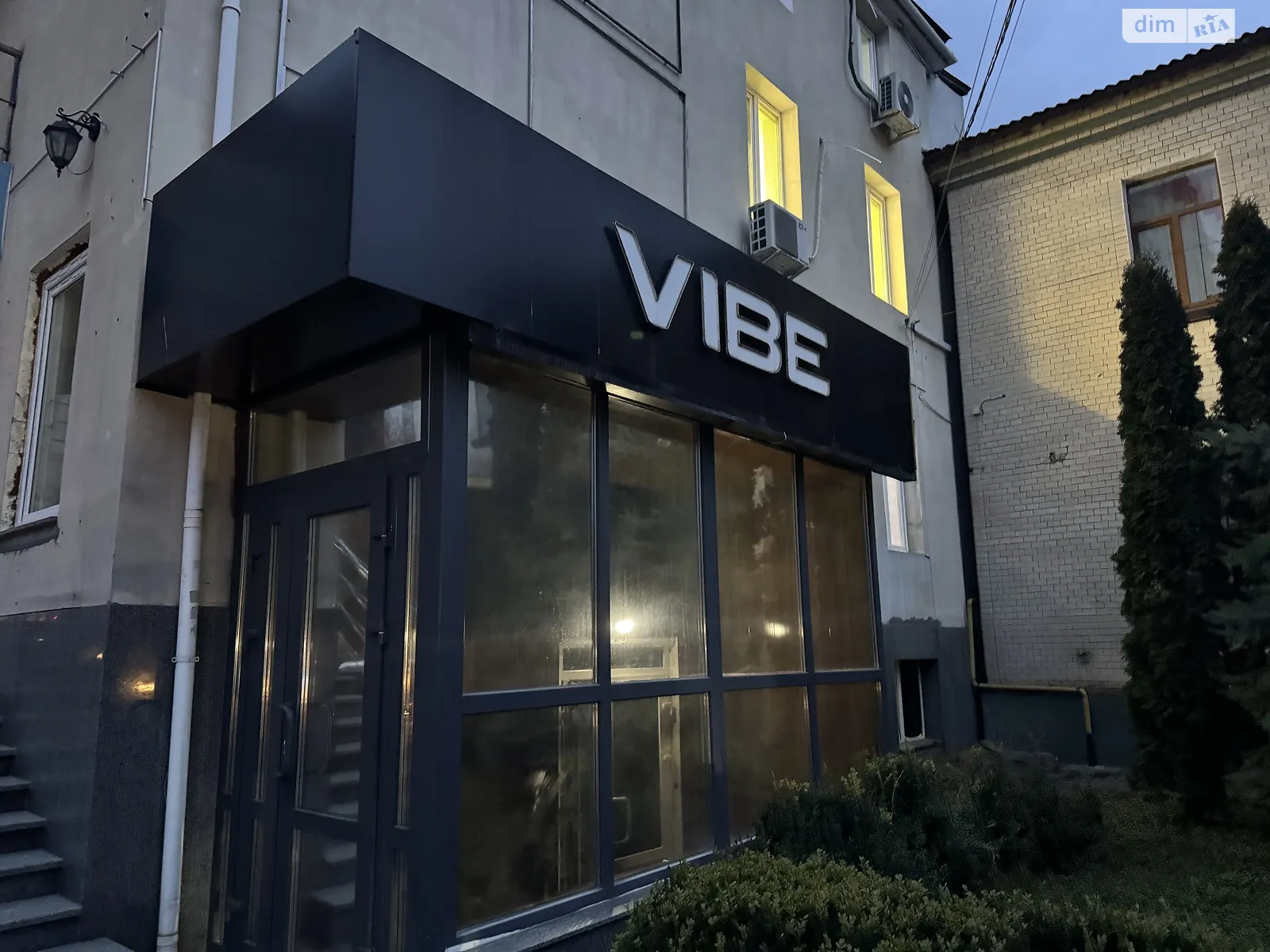 Здається в оренду приміщення вільного призначення 103 кв. м в 3-поверховій будівлі, цена: 32000 грн - фото 1