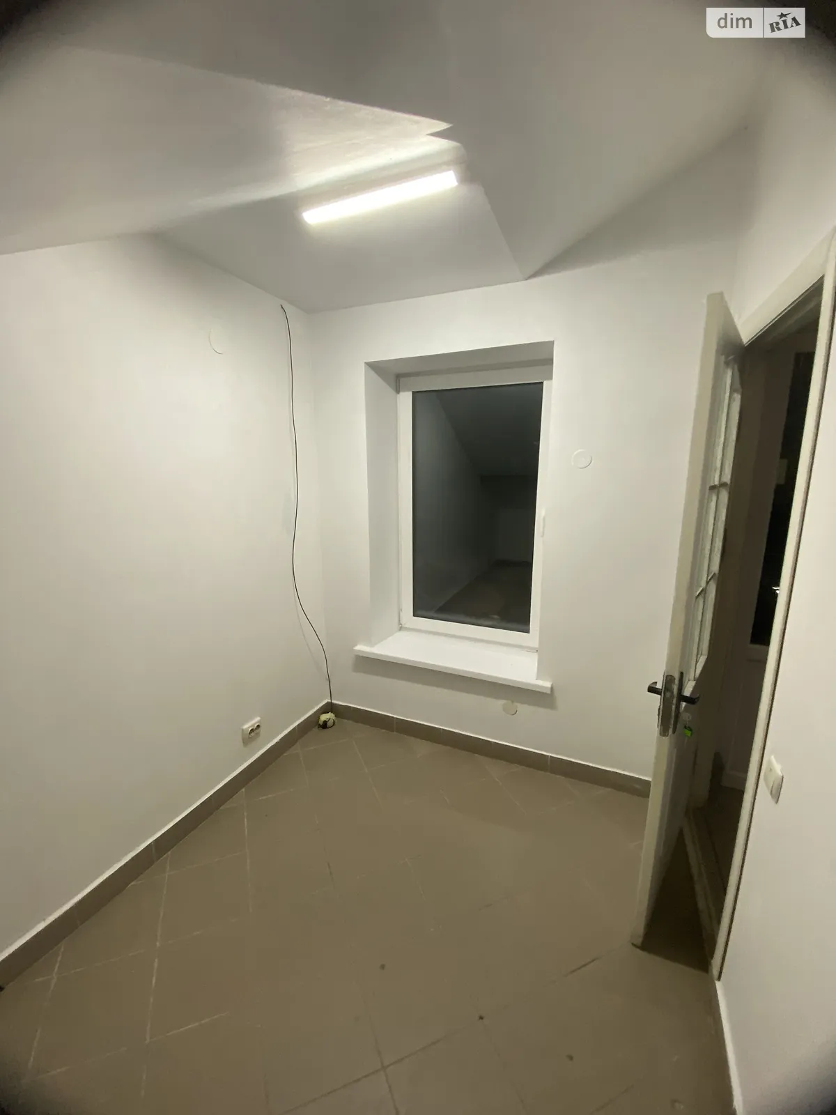 Сдается в аренду офис 6 кв. м в бизнес-центре, цена: 3000 грн - фото 1