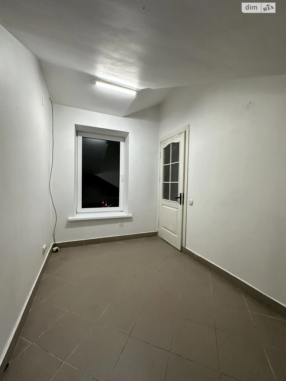 Сдается в аренду помещения свободного назначения 6 кв. м в 3-этажном здании, цена: 3000 грн - фото 1