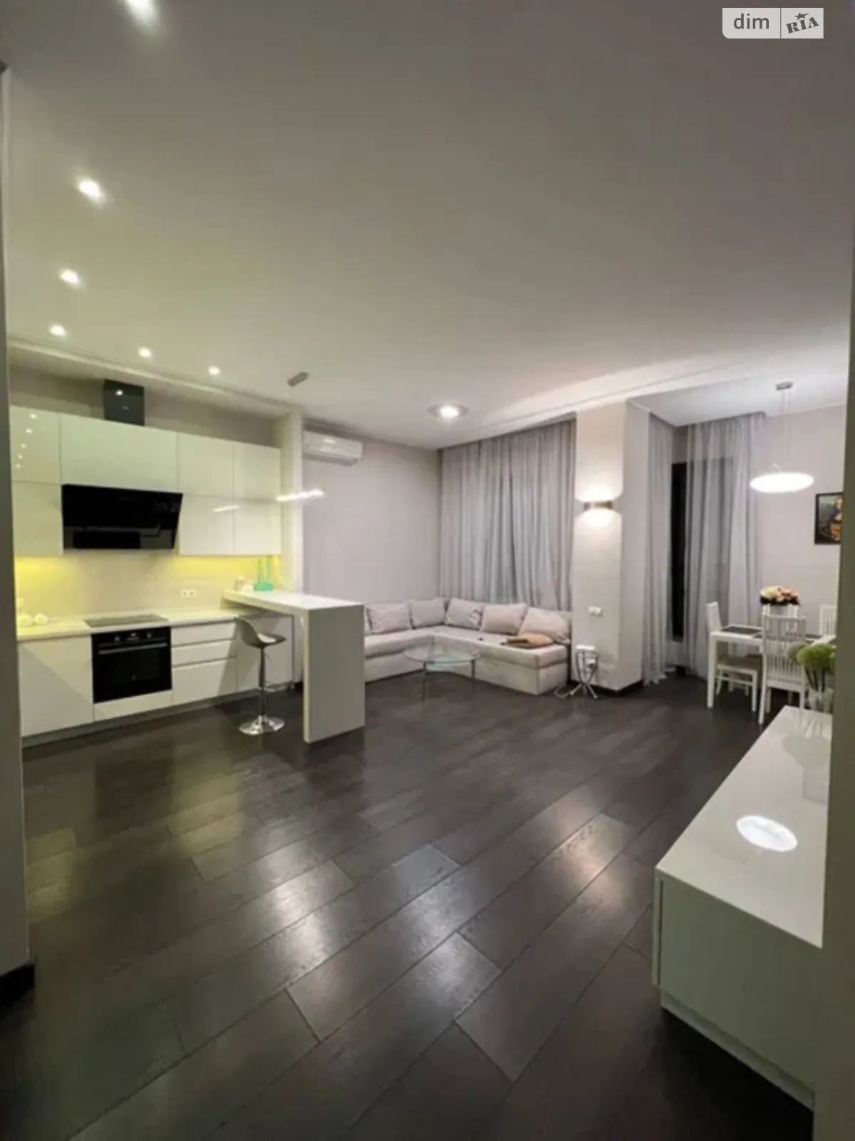 Продається 3-кімнатна квартира 103 кв. м у Харкові, пров. Банний, 1 - фото 1