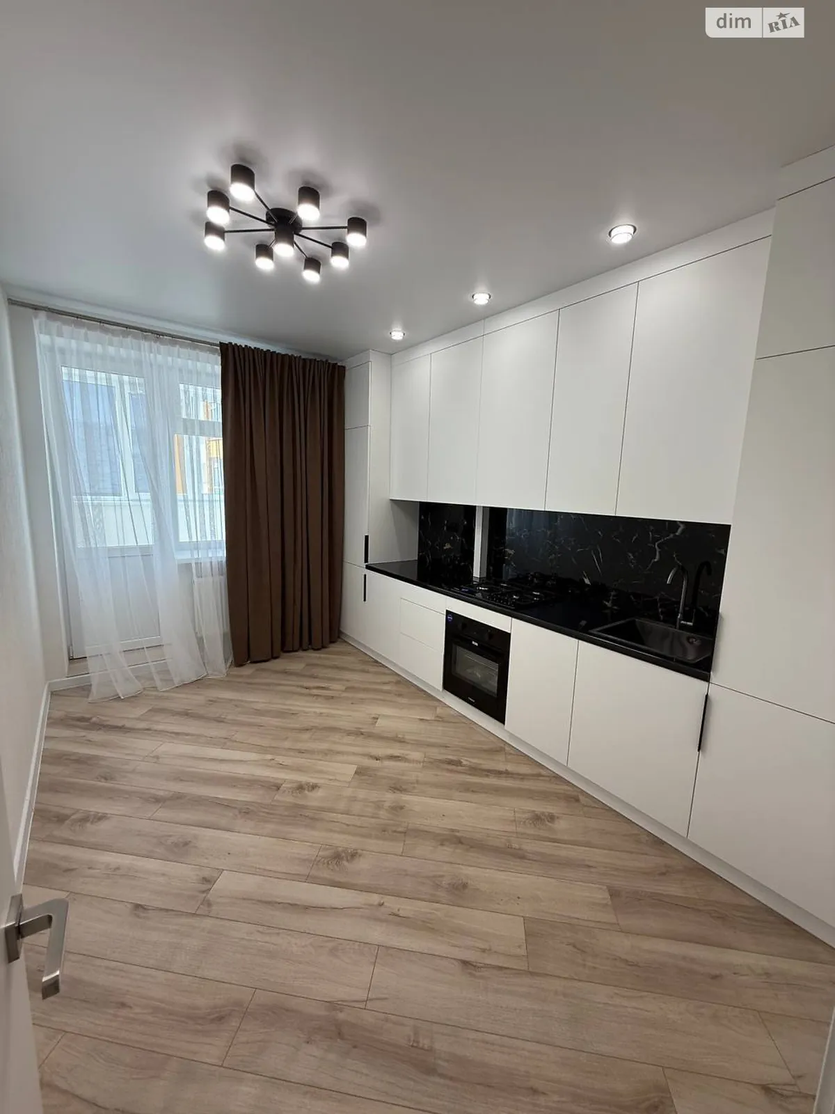 Продается 1-комнатная квартира 48 кв. м в Хмельницком, ул. Степана Бандеры, 30А - фото 1