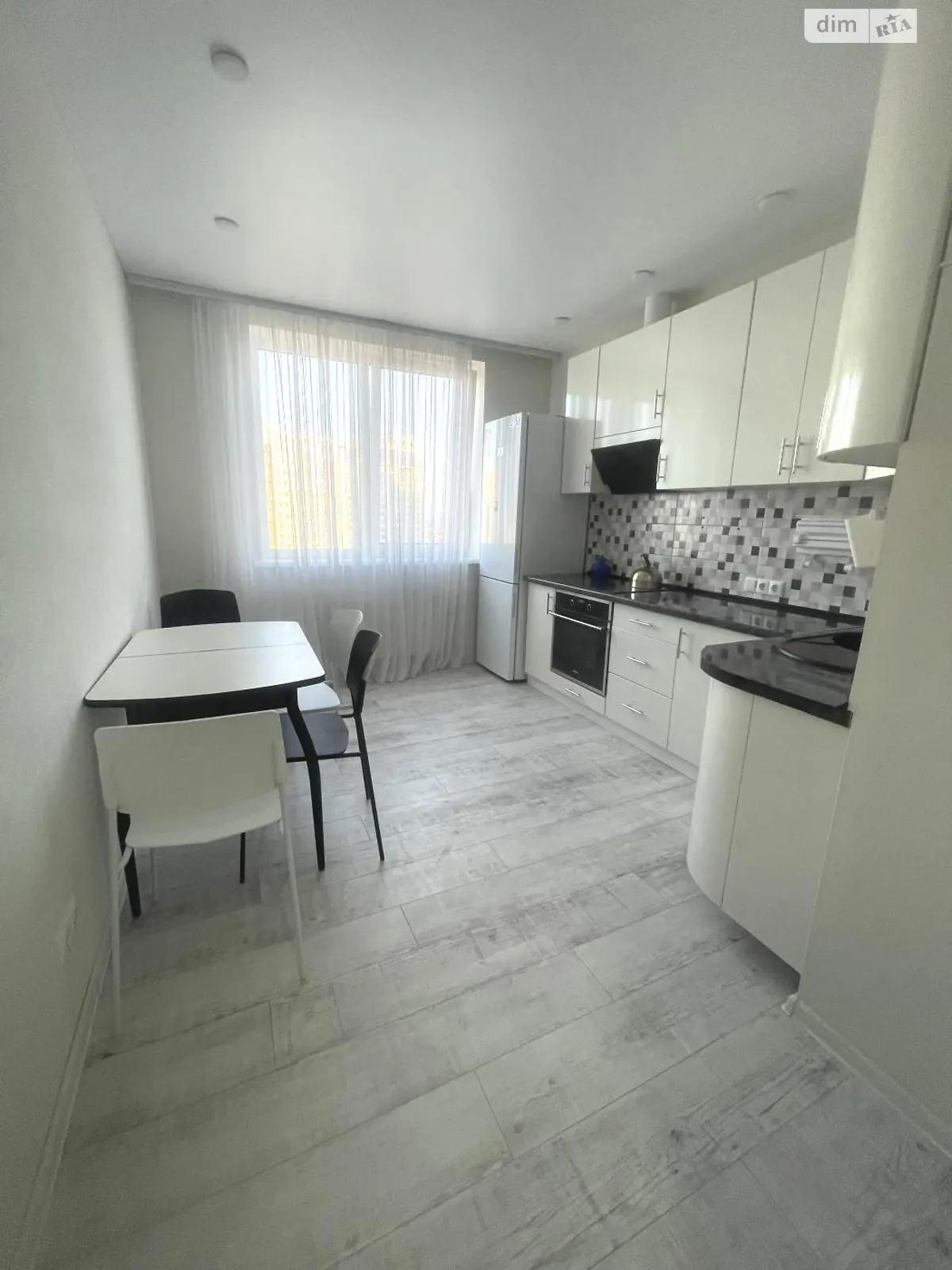 Продається 2-кімнатна квартира 60 кв. м у Лиманці, вул. Перлинна, 1Б - фото 1