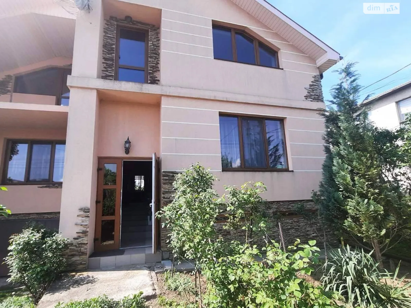 Продается дом на 2 этажа 341 кв. м с камином, цена: 150000 $ - фото 1