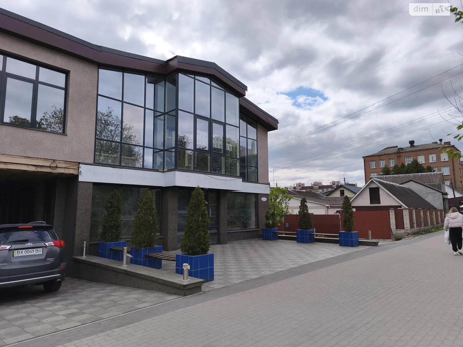 Продается помещения свободного назначения 1980 кв. м в 2-этажном здании, цена: 2300000 $ - фото 1