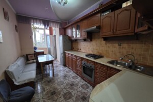 Продаж квартири, Івано-Франківськ, р‑н. Центр, Кардинала Любомира Гузара вулиця, буд. 15А