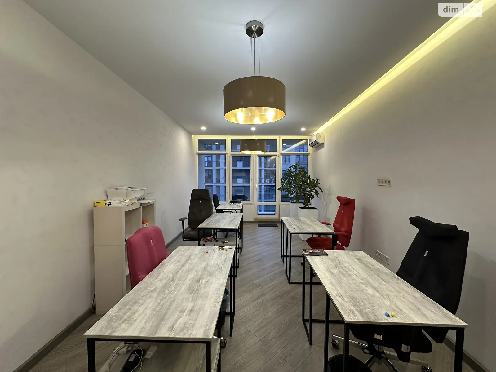 Здається в оренду офіс 122 кв. м в бізнес-центрі, цена: 800 $ - фото 1