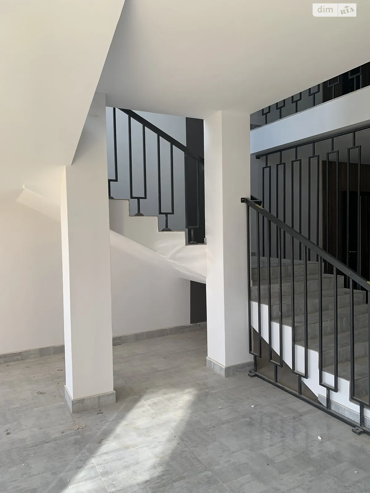 Продается 1-комнатная квартира 40.72 кв. м в Ужгороде, ул. Тлехаса - фото 1