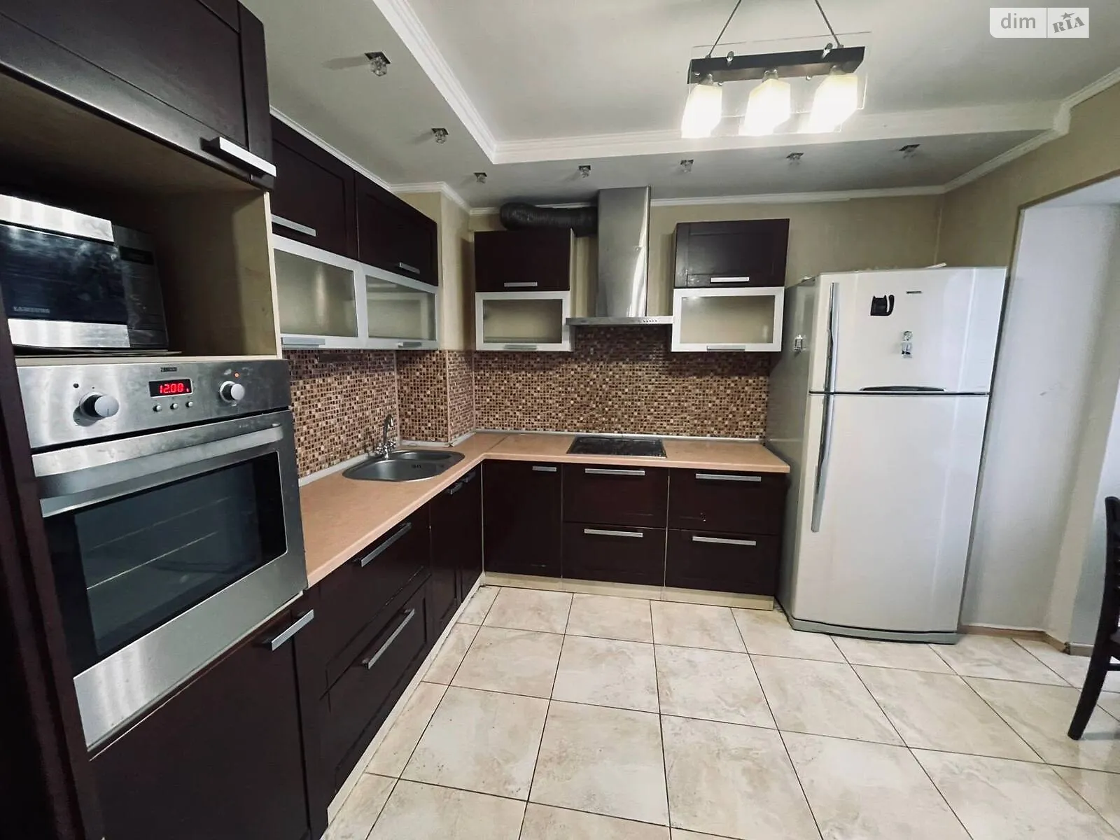 Сдается в аренду 3-комнатная квартира 75 кв. м в Одессе, ул. Пишоновская, 22/2 - фото 1