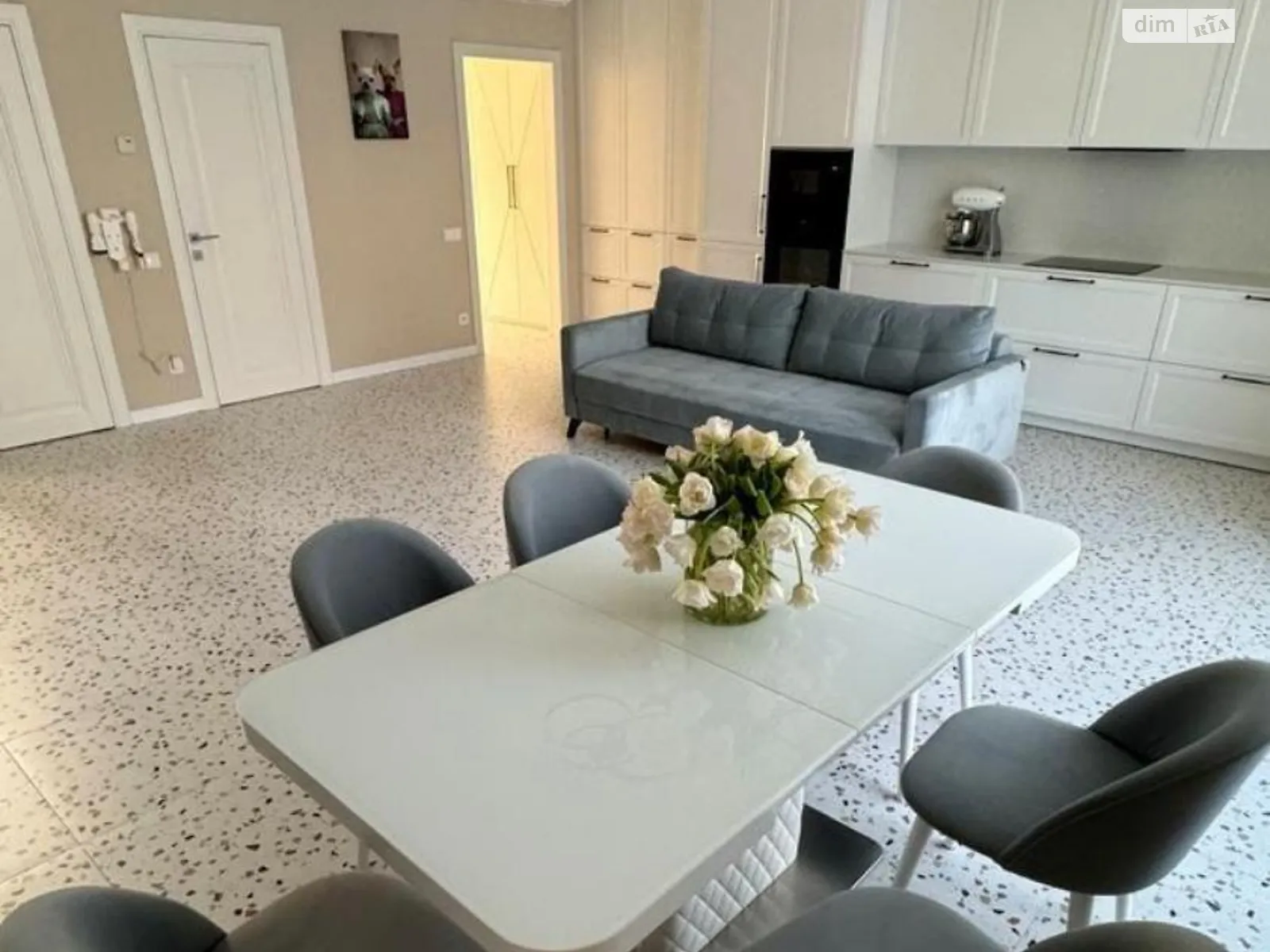 Продается дом на 2 этажа 130 кв. м с бассейном, цена: 160000 $ - фото 1