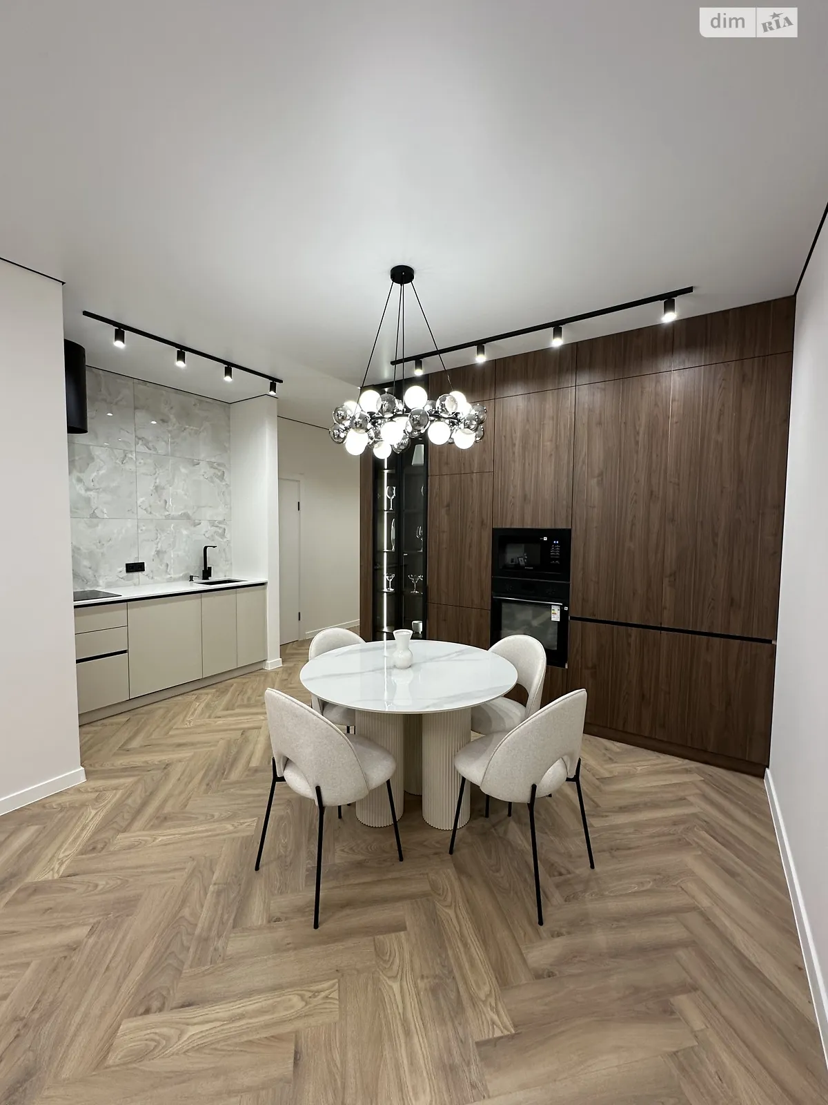 Продается 2-комнатная квартира 61 кв. м в Одессе, ул. Краснова, 1Б - фото 1