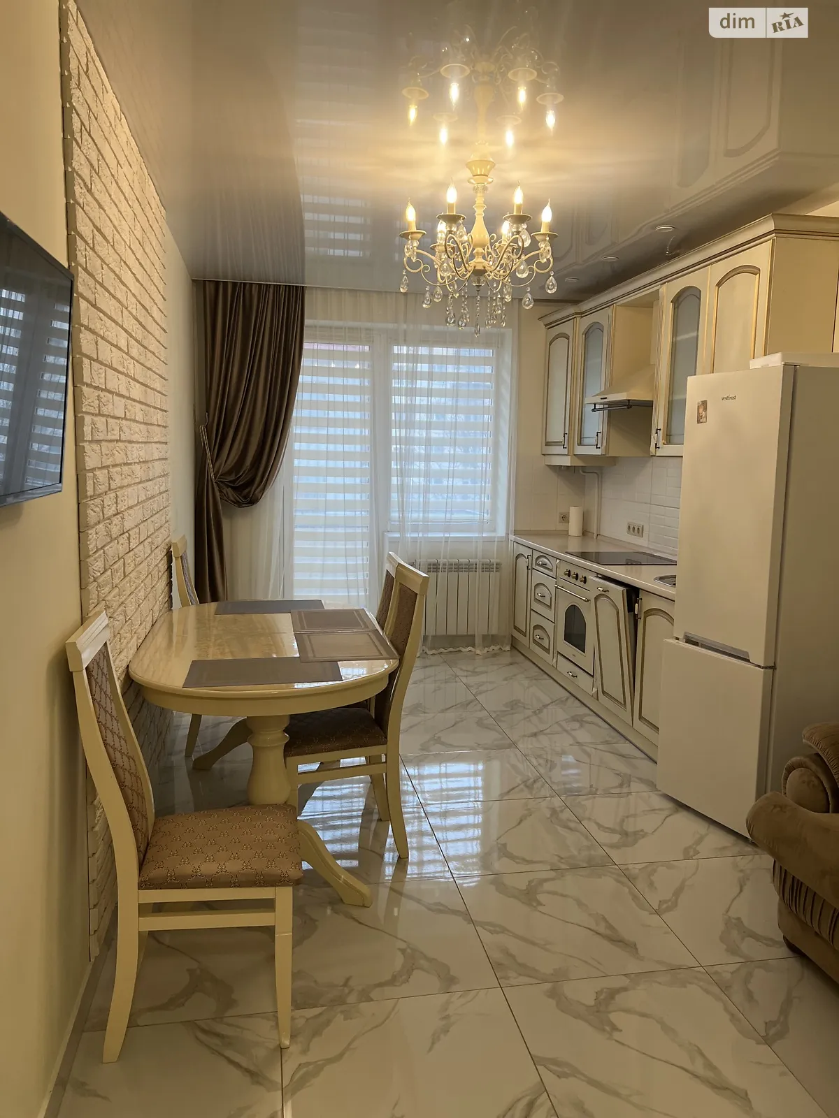 Сдается в аренду 2-комнатная квартира 72 кв. м в Ужгороде, цена: 700 $ - фото 1