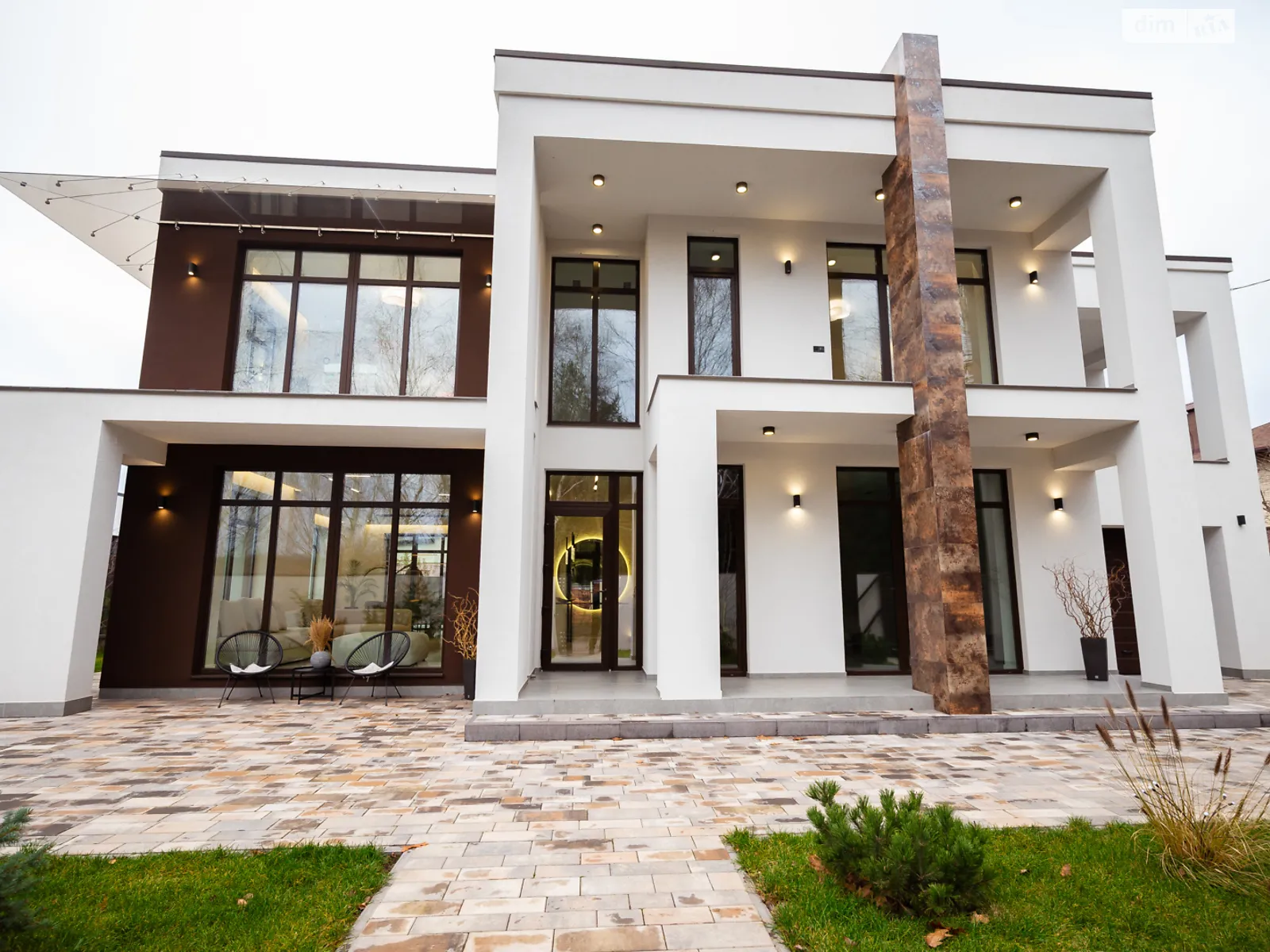 Продається будинок 2 поверховий 275 кв. м з каміном, цена: 685000 $ - фото 1