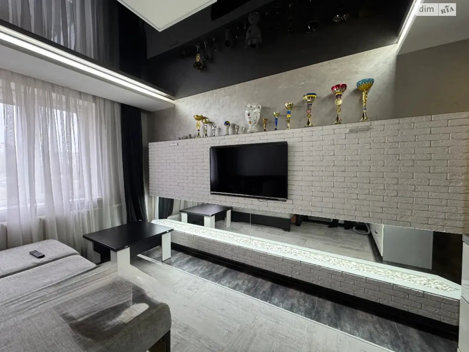 Продается 3-комнатная квартира 69 кв. м в Днепре, ул. Терещенковская - фото 1