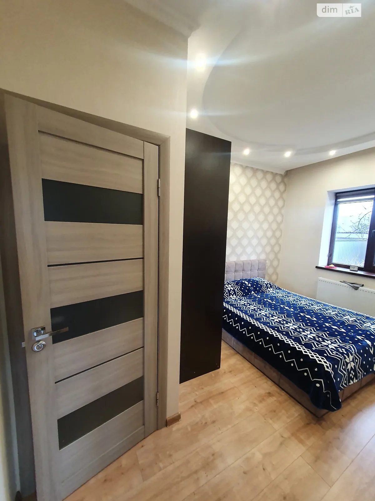 Продается дом на 2 этажа 90 кв. м с бассейном, цена: 77000 $ - фото 1