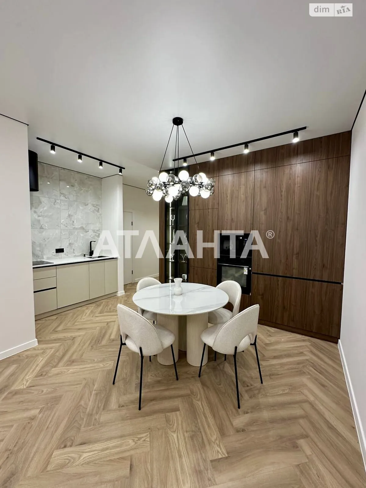 Продается 2-комнатная квартира 61 кв. м в Одессе, ул. Краснова - фото 1