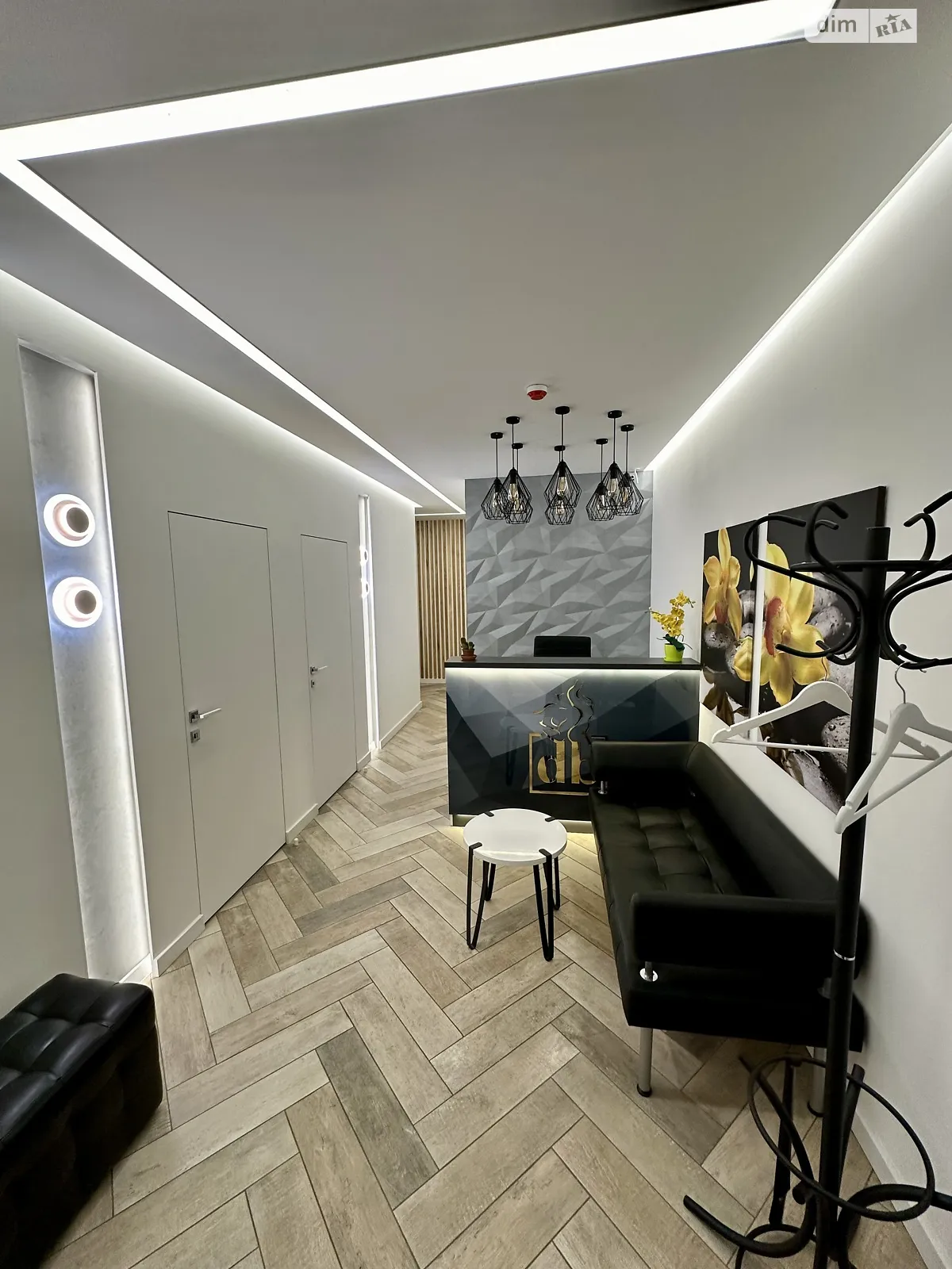 Сдается в аренду помещения свободного назначения 74.3 кв. м в 20-этажном здании, цена: 28000 грн - фото 1