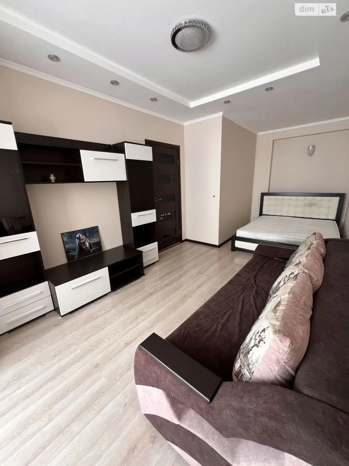 Сдается в аренду 1-комнатная квартира 40 кв. м в Львове, ул. На Нивах, 13 - фото 1