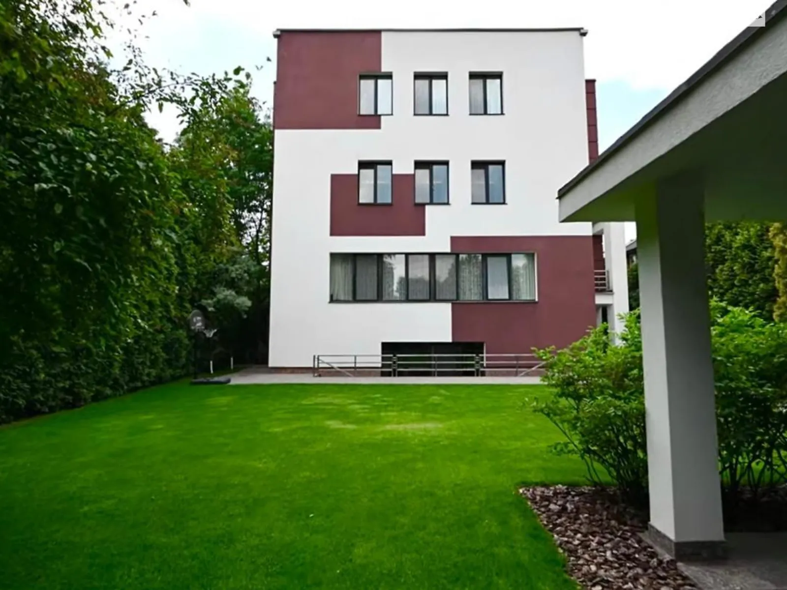 Продается дом на 3 этажа 867.8 кв. м с мебелью, цена: 1700000 $ - фото 1