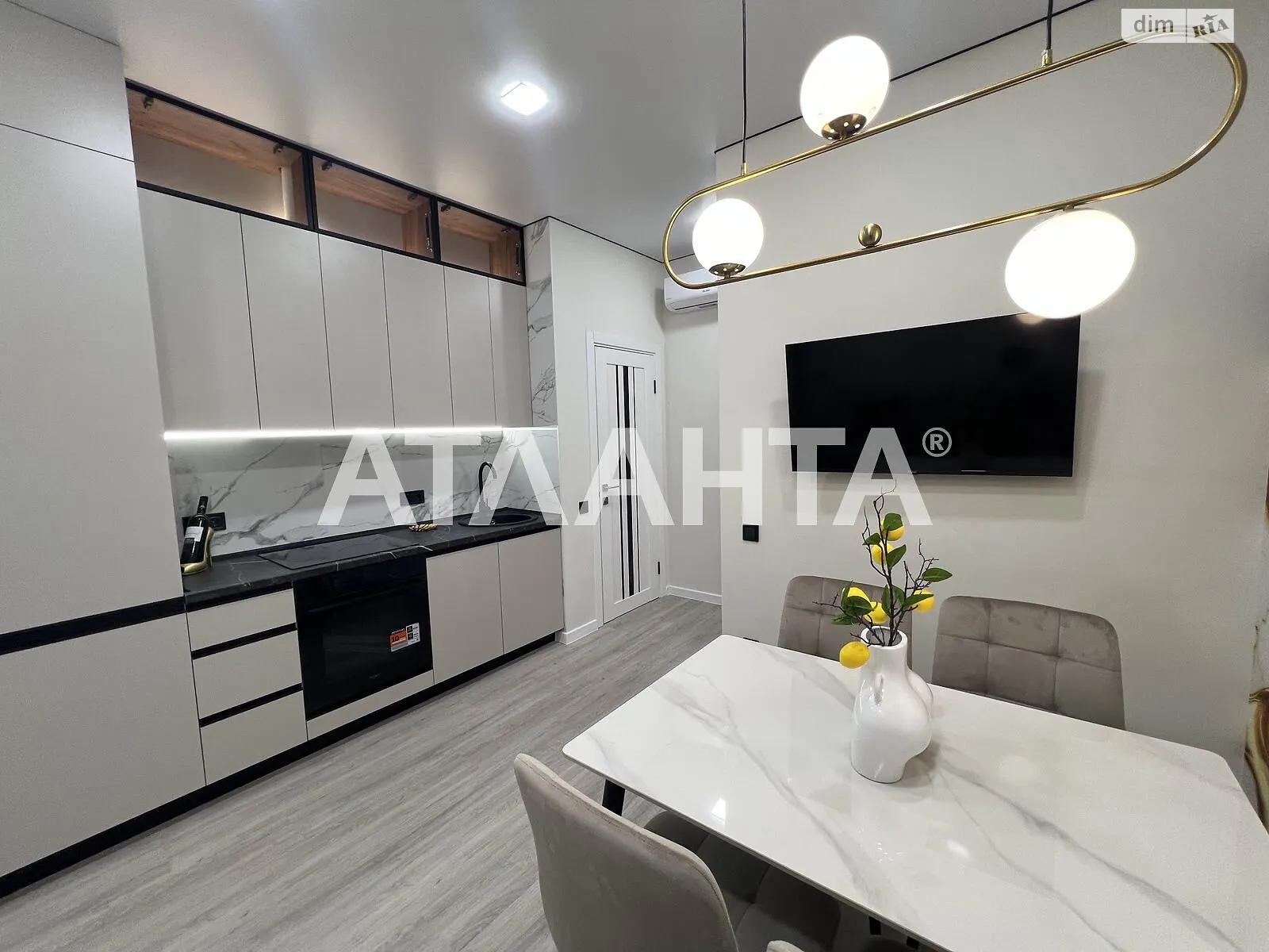 Продается 1-комнатная квартира 43 кв. м в Одессе, ул. Краснова - фото 1