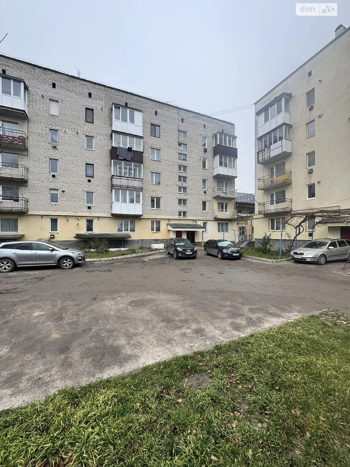 Продається 2-кімнатна квартира 56.9 кв. м у Кременці, вул. Горбача, 7 - фото 1