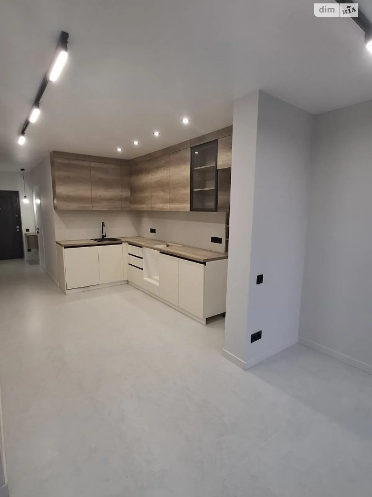 Продается 1-комнатная квартира 47.3 кв. м в Львове, ул. Роксоляны, 163 - фото 1