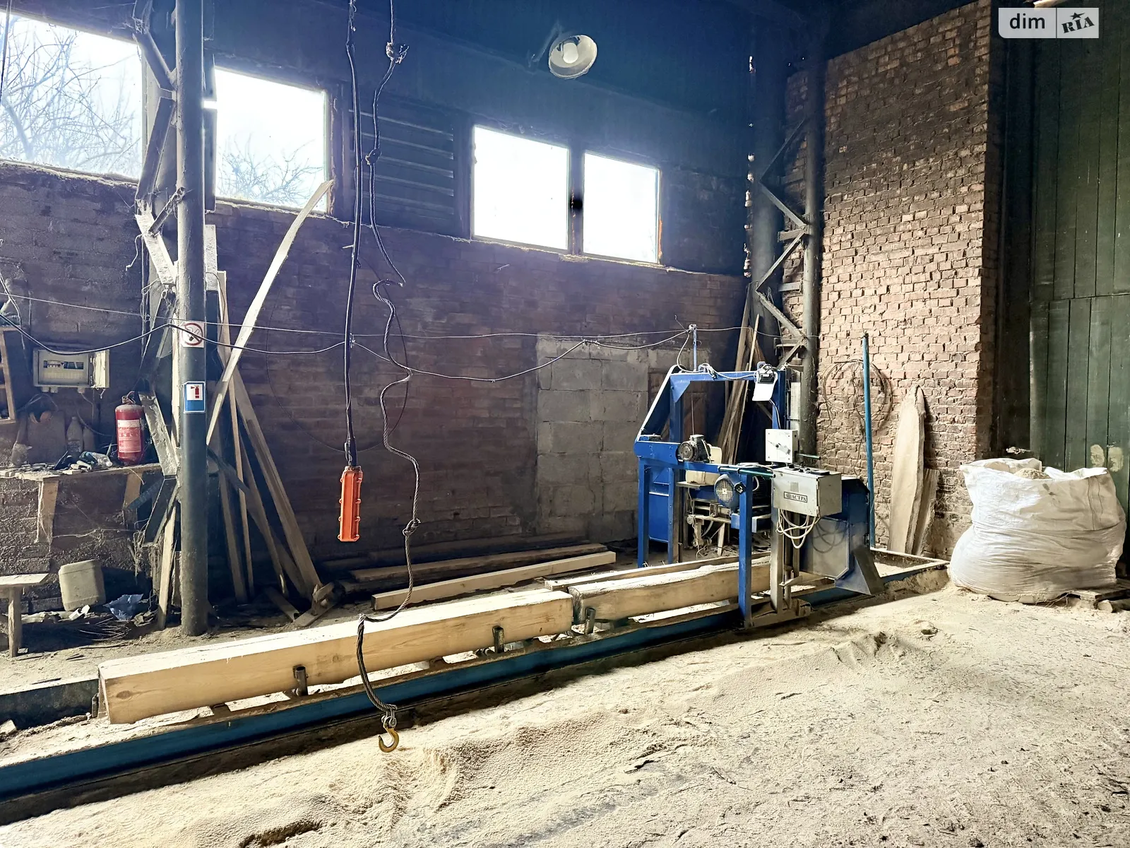 Продается помещения свободного назначения 1514 кв. м в 3-этажном здании, цена: 425000 $ - фото 1