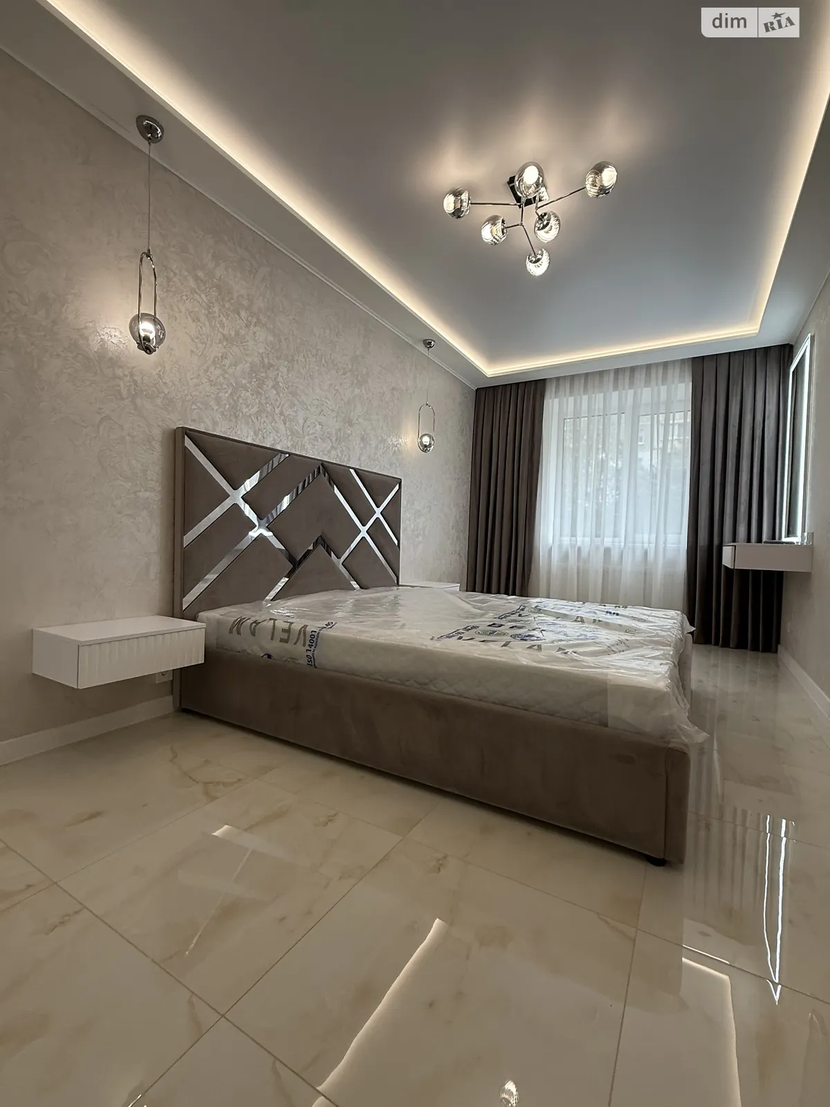 Сдается в аренду 2-комнатная квартира 73 кв. м в Хмельницком, пер. Франко Ивана, 8/1Г - фото 1