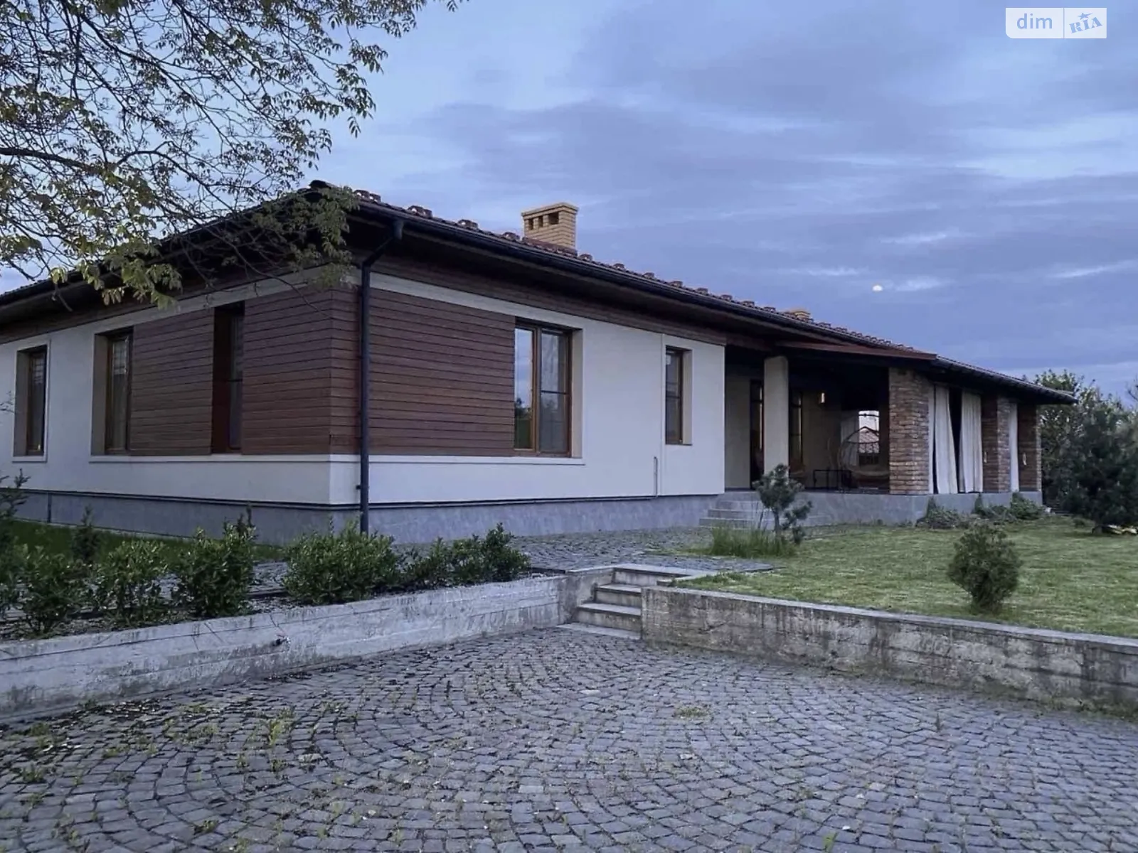 Сдается в аренду одноэтажный дом 177 кв. м с участком, цена: 1800 $ - фото 1