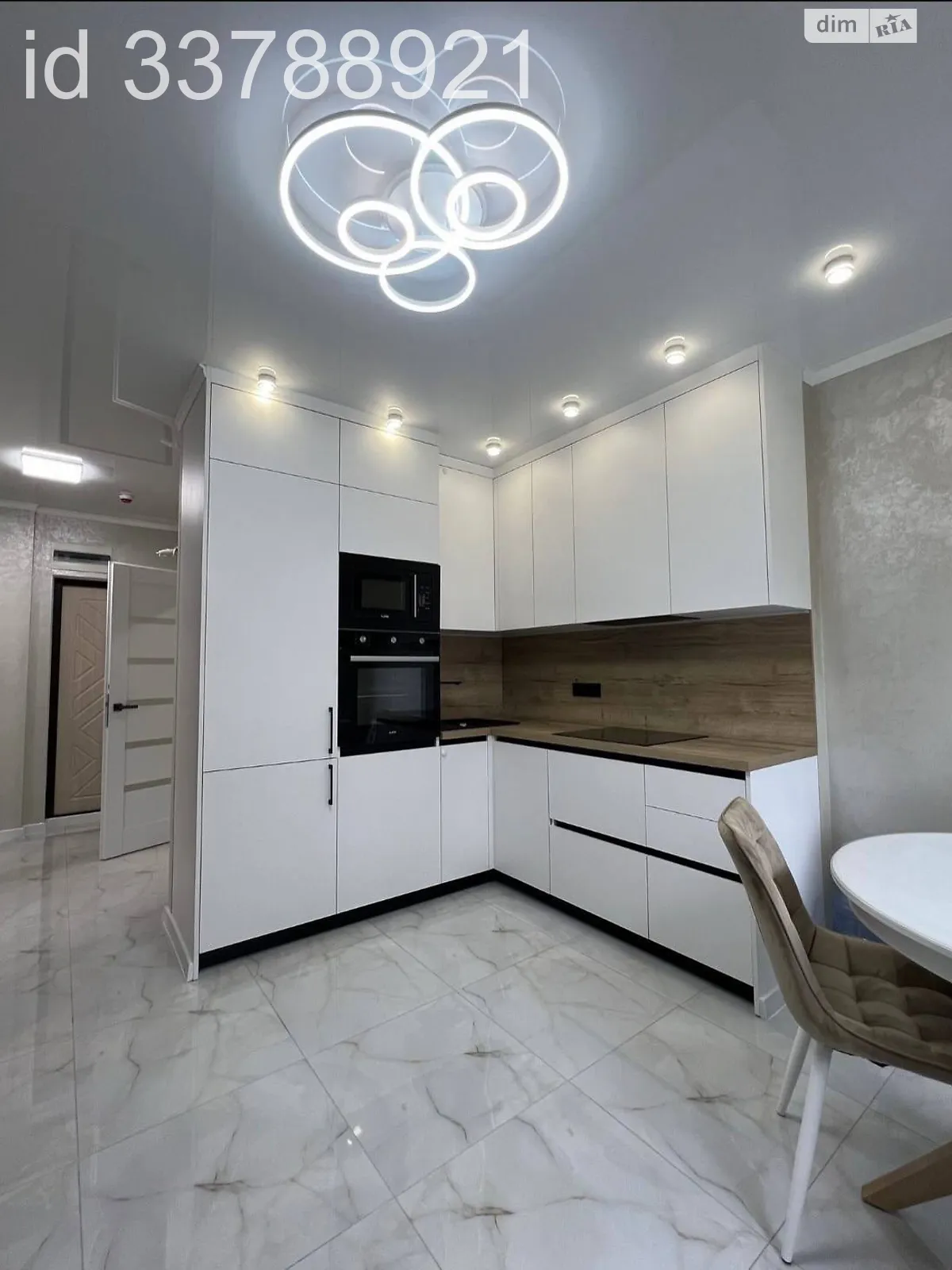 Сдается в аренду 2-комнатная квартира 50 кв. м в Одессе, ул. Профсоюзная, 9А - фото 1