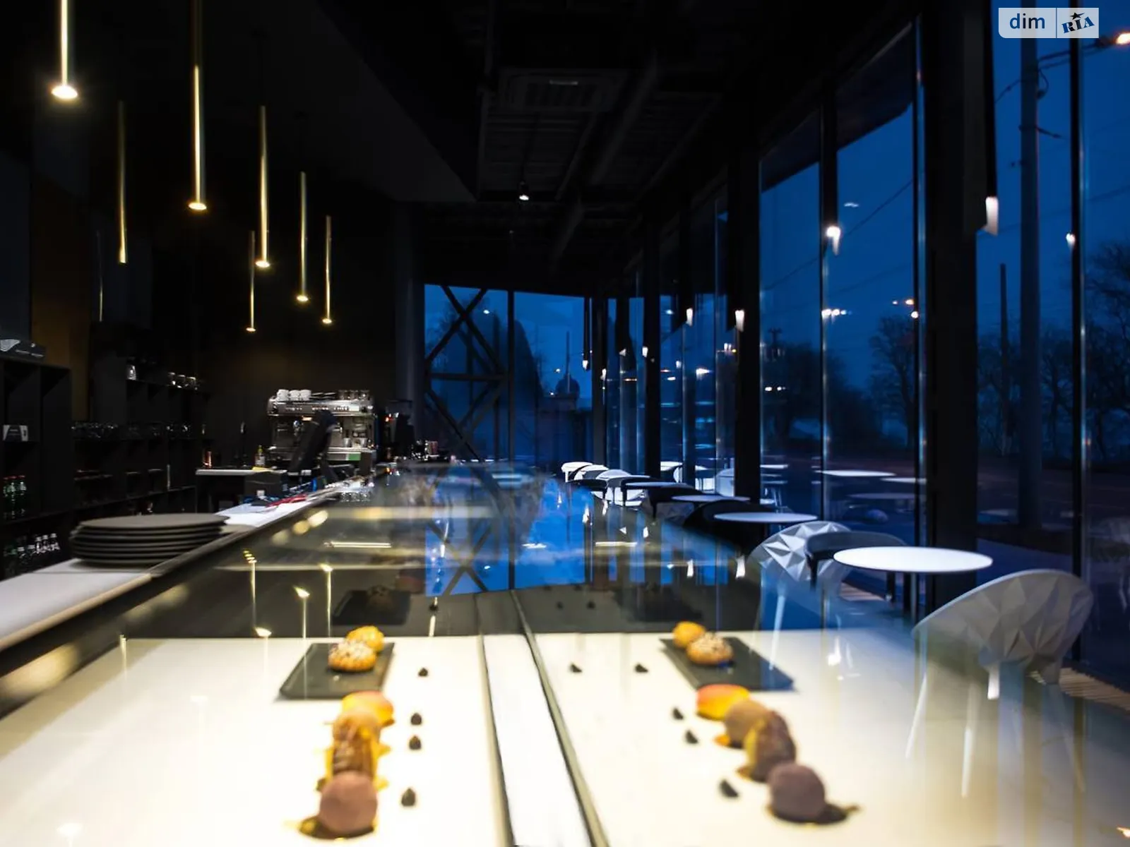 Продается помещения свободного назначения 369.5 кв. м в 3-этажном здании, цена: 1500000 $ - фото 1