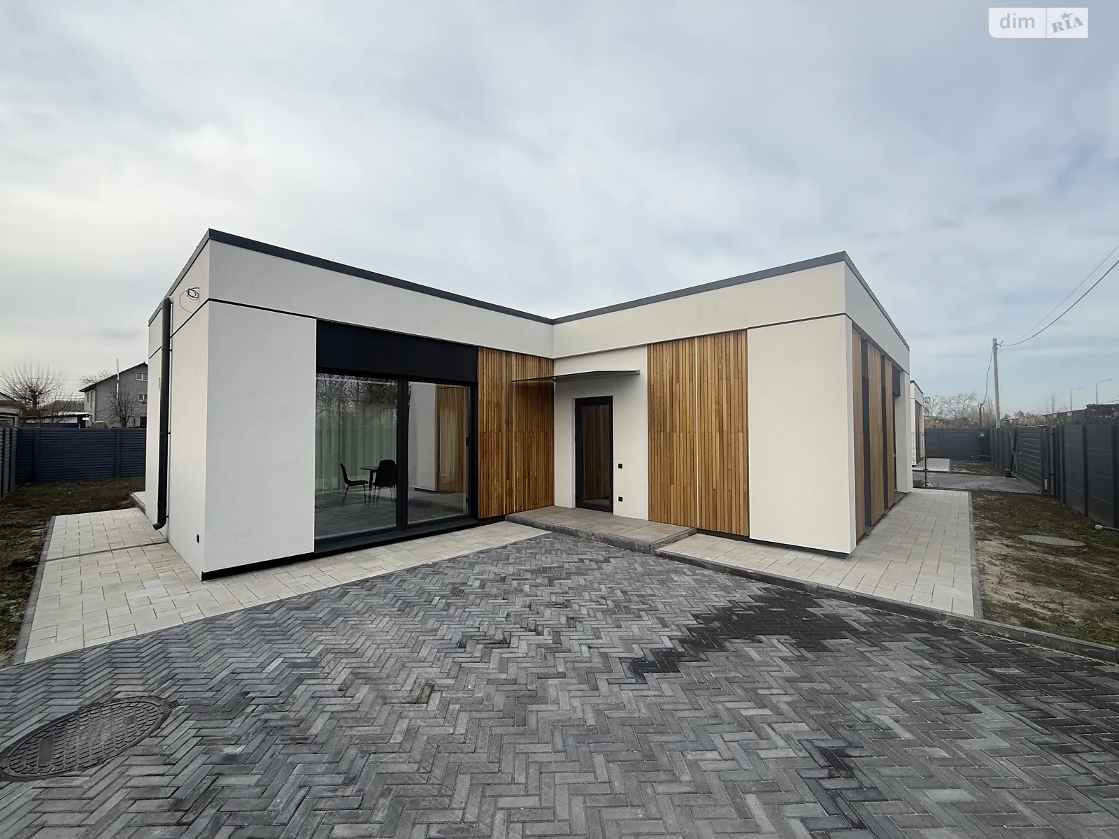 Продається одноповерховий будинок 105 кв. м з балконом, цена: 173000 $ - фото 1