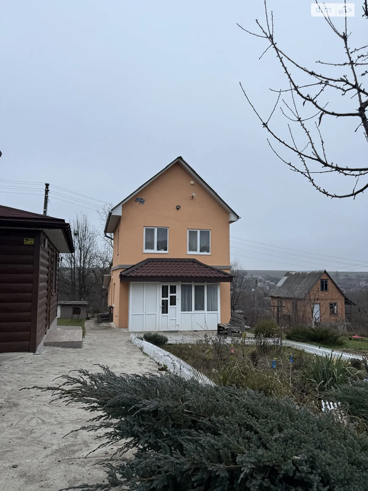 Продается дом на 2 этажа 44 кв. м с гаражом, цена: 52000 $ - фото 1